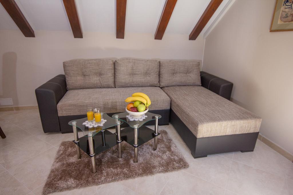 Apartment Niko Kastel Stari Kastela Oda fotoğraf