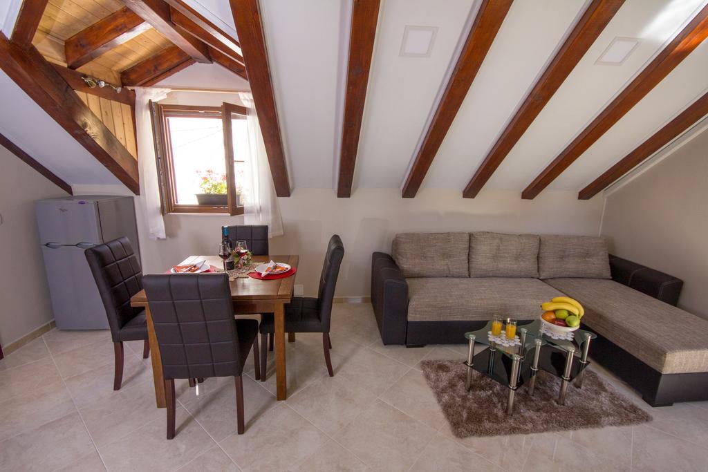 Apartment Niko Kastel Stari Kastela Oda fotoğraf