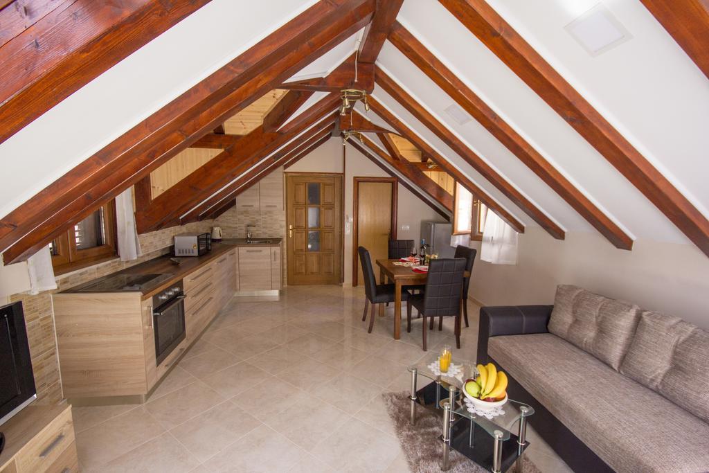 Apartment Niko Kastel Stari Kastela Oda fotoğraf