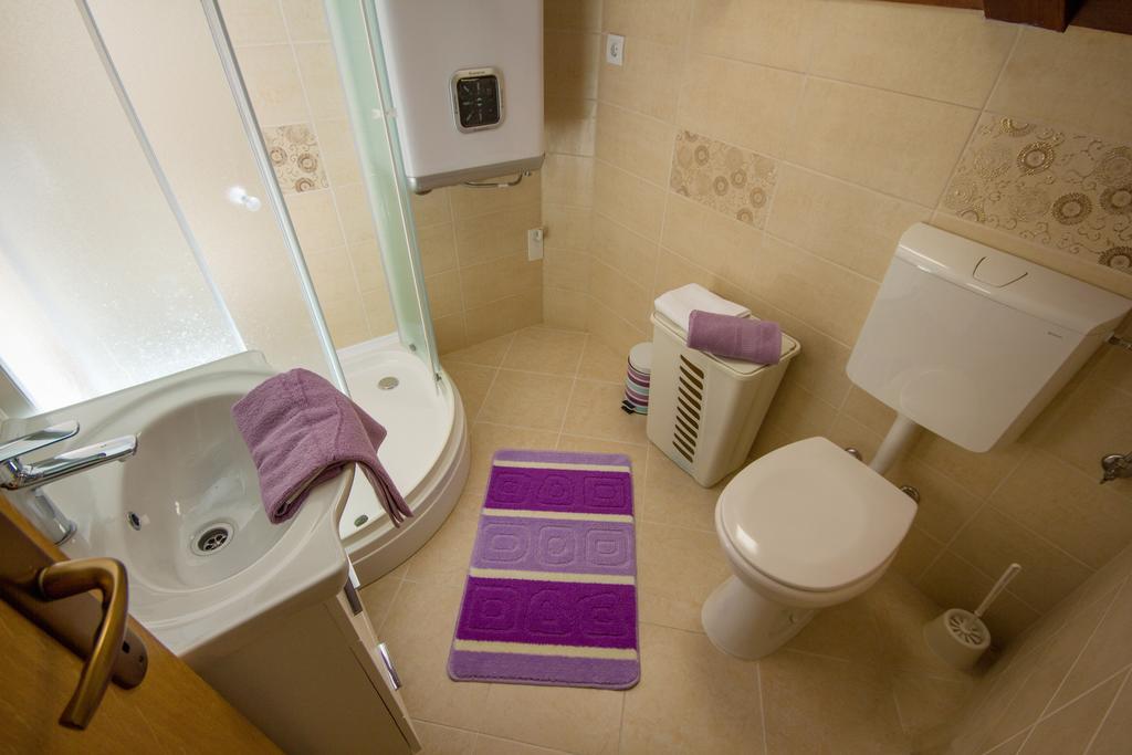 Apartment Niko Kastel Stari Kastela Oda fotoğraf